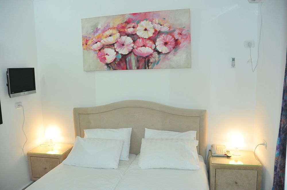 Glatt Eden Hotel Tiberias Exterior photo